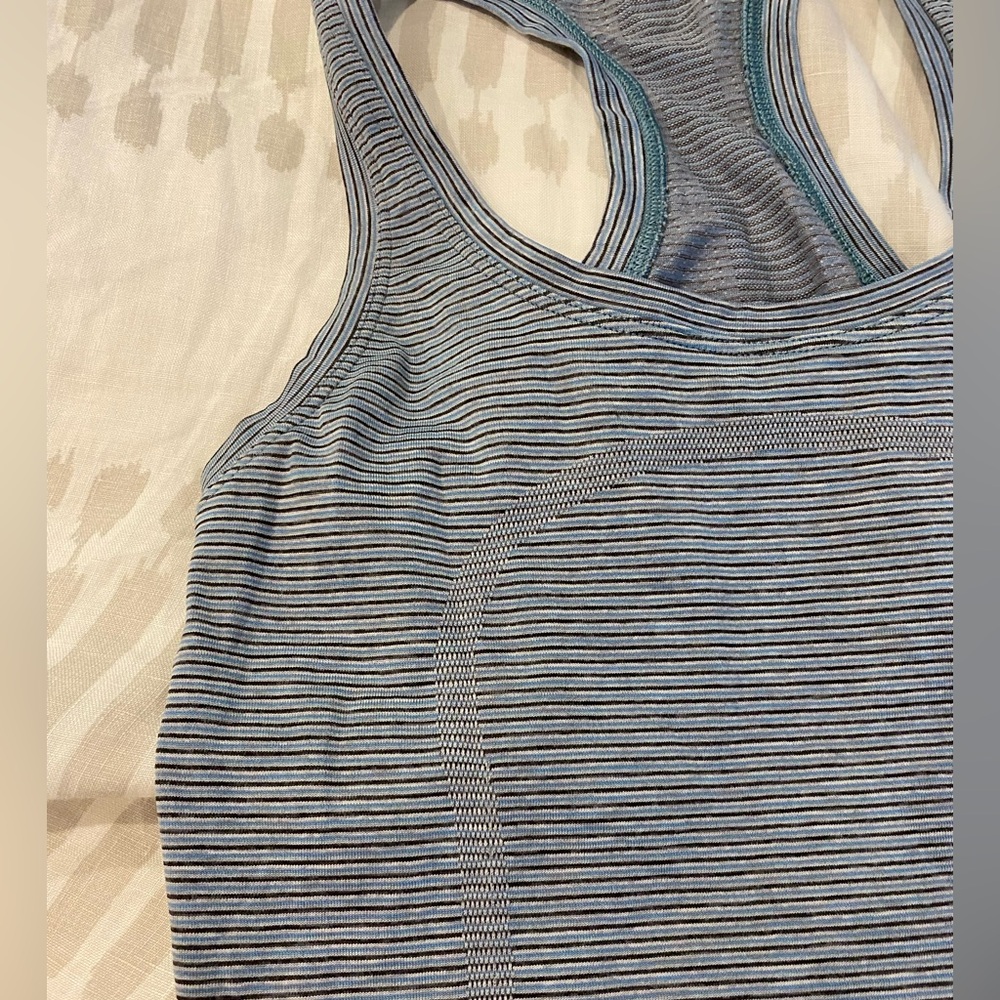 Lululemon tank top - Picture 3 of 3